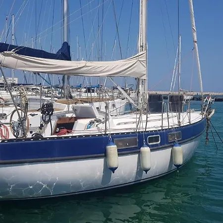 Bed & Boat Quo Vadis Yacht Panzió Bari