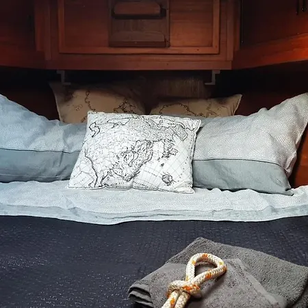 Bed & Boat Quo Vadis Yacht Panzió *